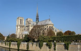 Südostansicht der Kathedrale Notre-Dame de Paris in Frankreich / Wikimedia Commons (CC BY-SA 4.0)