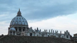 Blick auf die Fassade des Petersdoms / Petrik Bohumil / CNA Deutsch
