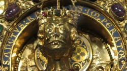 Karl der Große auf der Frontseite des Karlsschreins / gemeinfrei