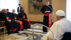 Kardinal Kurt Koch, Präsident des Päpstlichen Rates zur Förderung der Einheit der Christen, spricht zu Papst Franziskus im Vatikan, 6. Mai 2022. 
 / Vatican Media.
